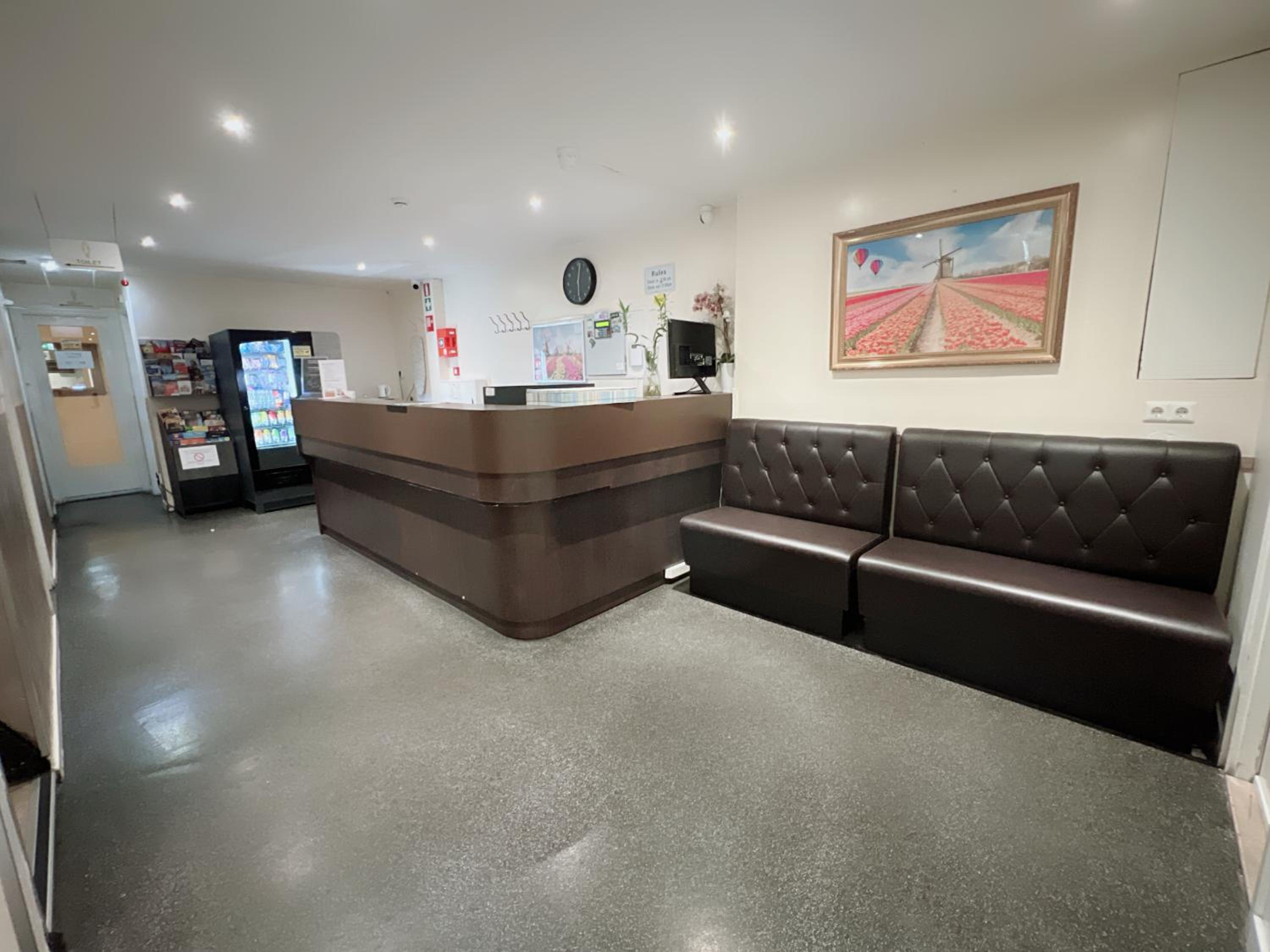Budget Dam Hotel 3/28