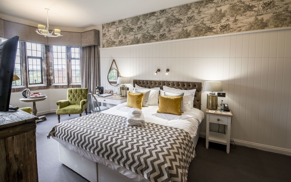 Stonehouse Court Hotel 5/80