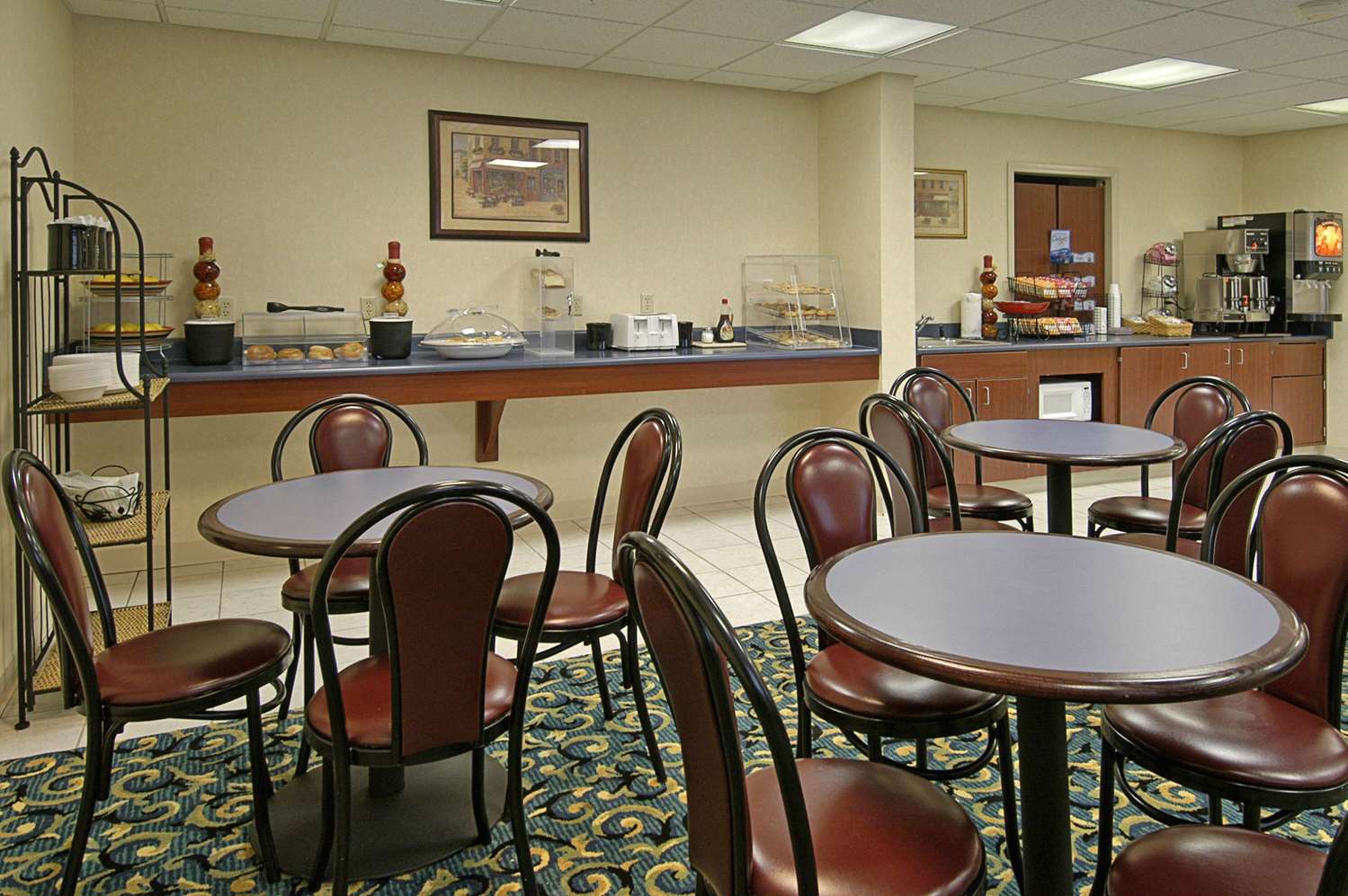 Ramada Limited Mount Sterling 5/7