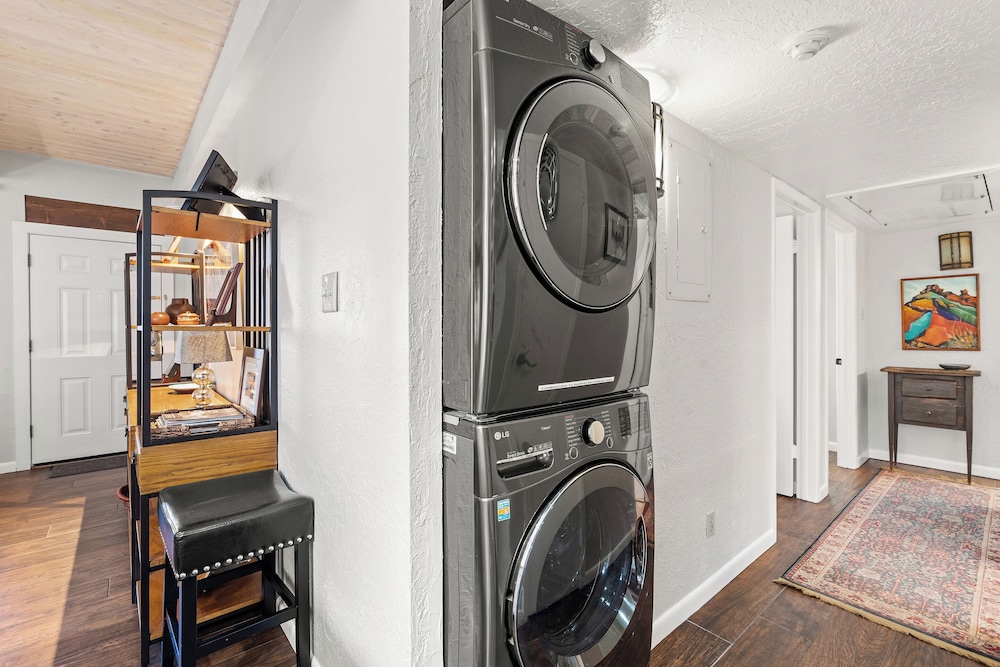 Fort Marcy Hotel Suites 23/50