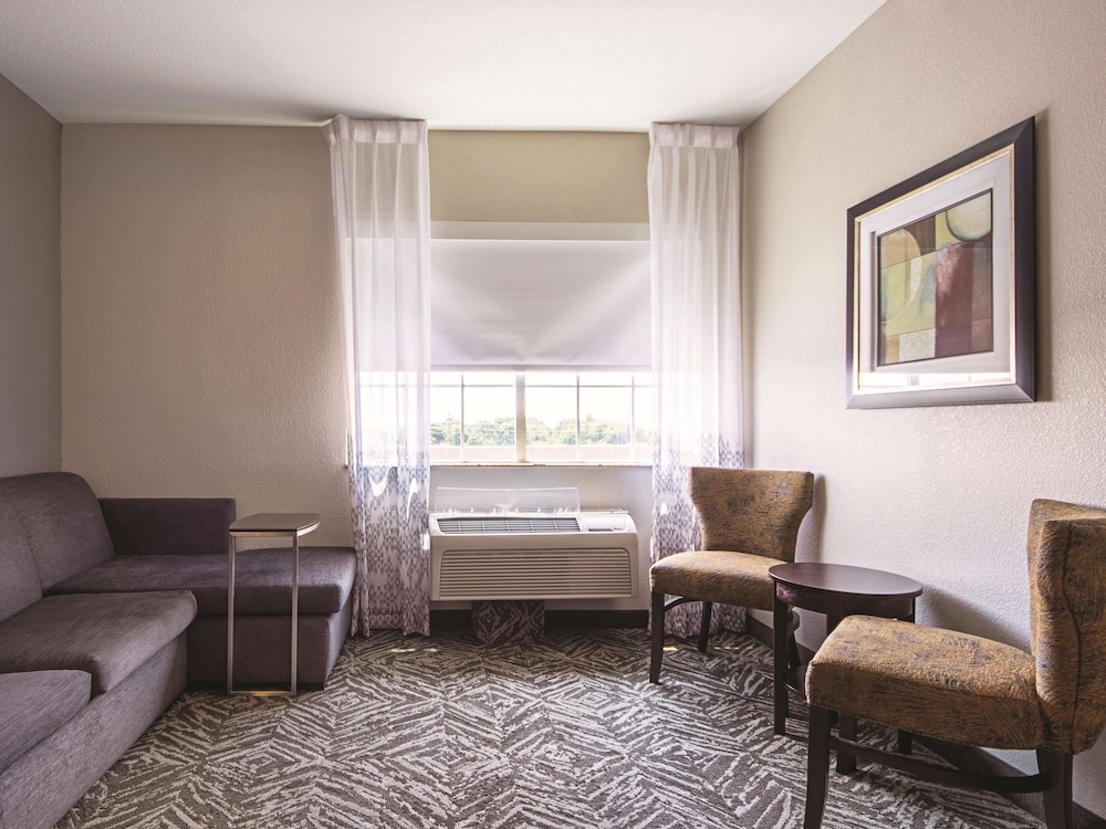 La Quinta Inn & Suites by Wyndham McKinney 34/45