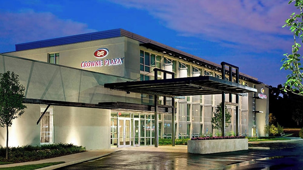 CROWNE PLAZA LOMBARD DOWNERS GROVE 1/74