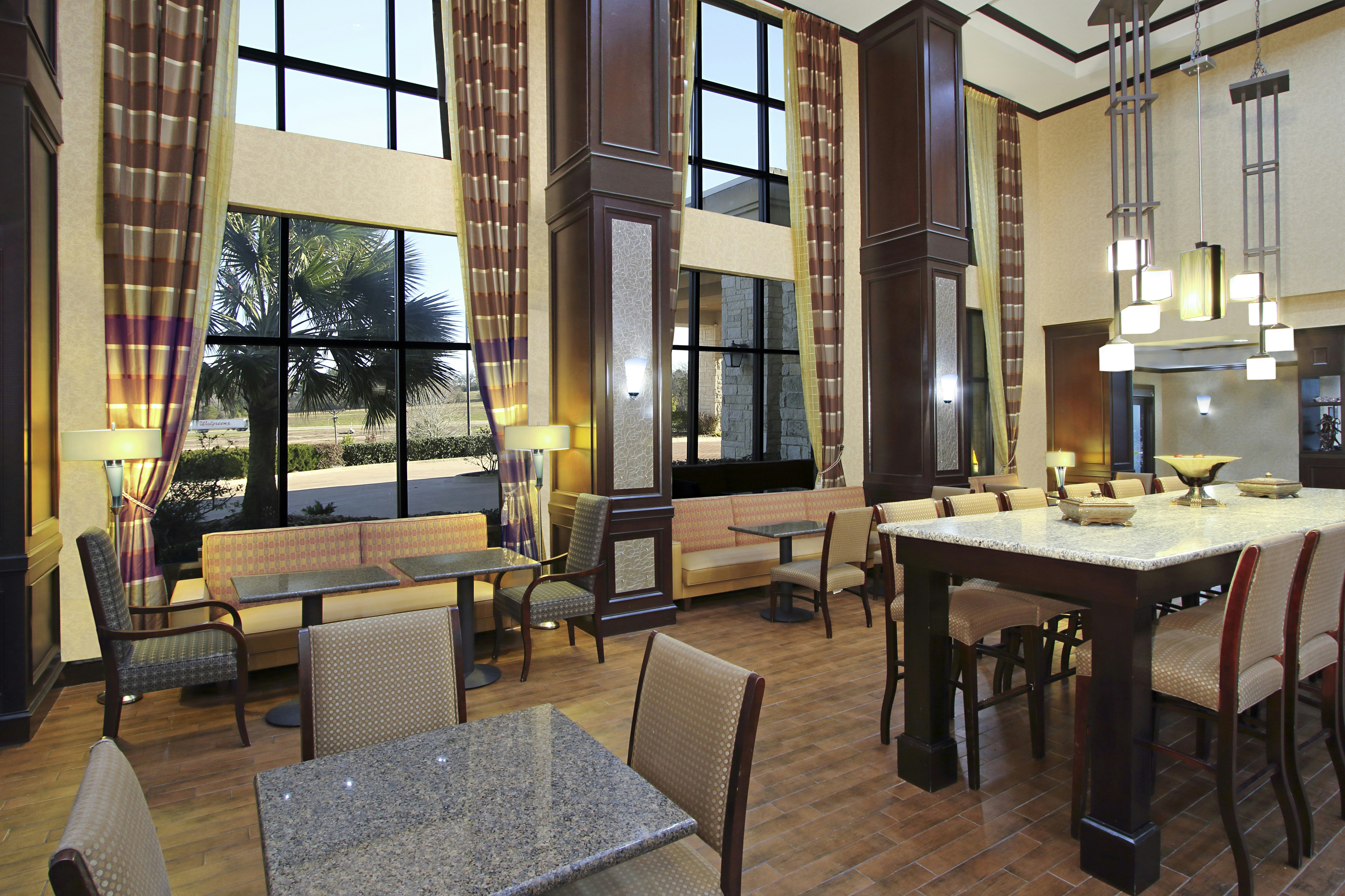 Hampton Inn And Suites Buffalo Tx 42/65