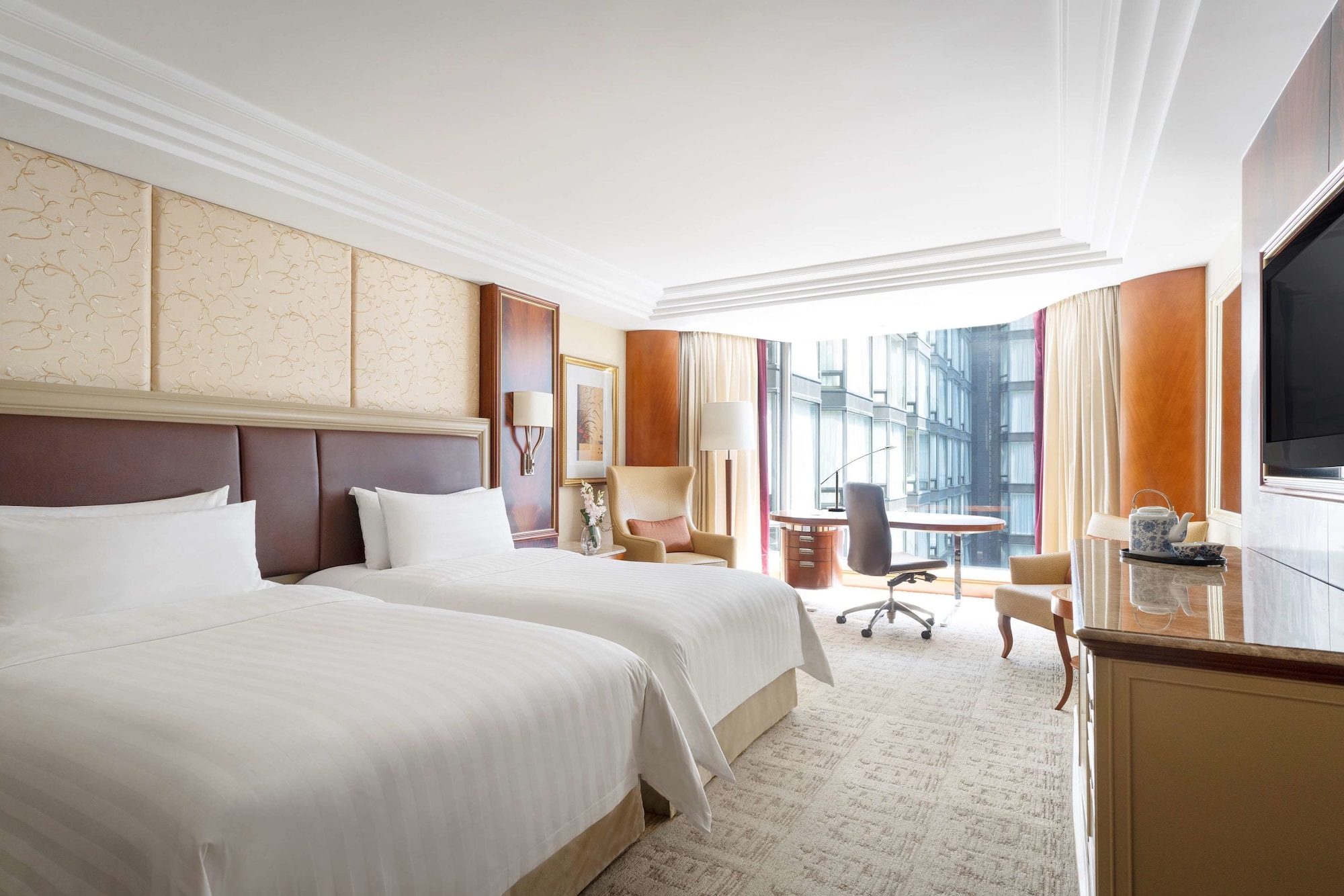 DELUXE, TWIN BEDS