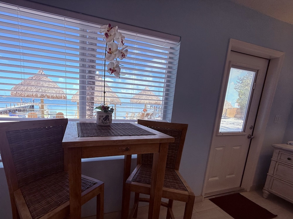 Sunset Cove Beach Resort 33/46