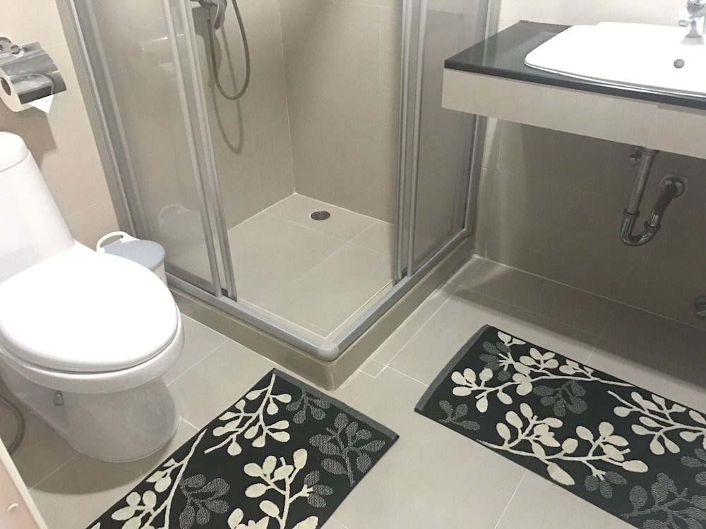 14 Place Sukhumvit Suites 64/66
