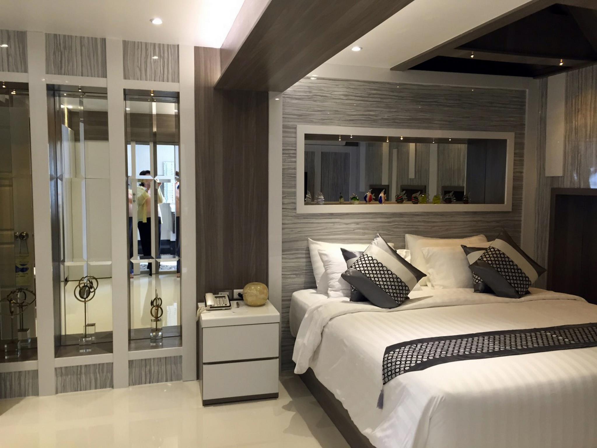 3 BEDROOMS, SUITE