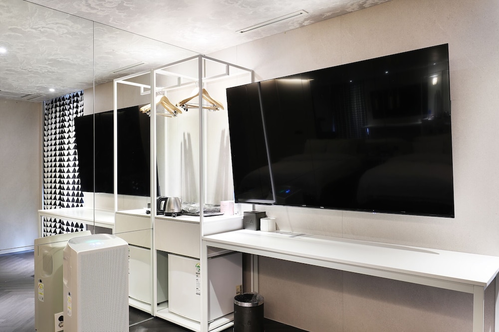 Hotel the Designers Jongno 9/68