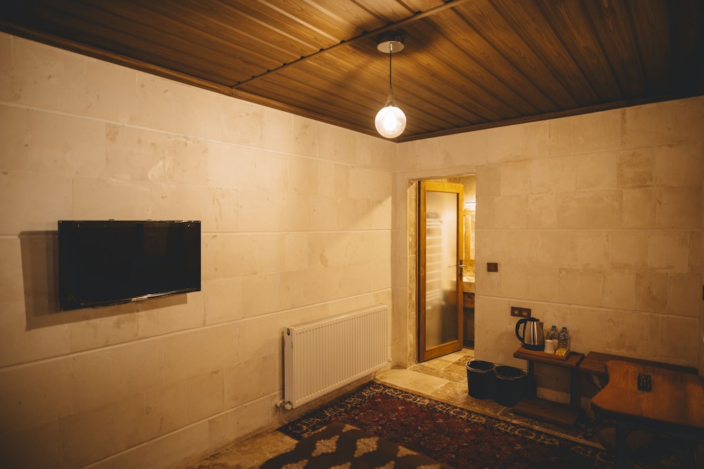 Cavusin Cave House 39/50