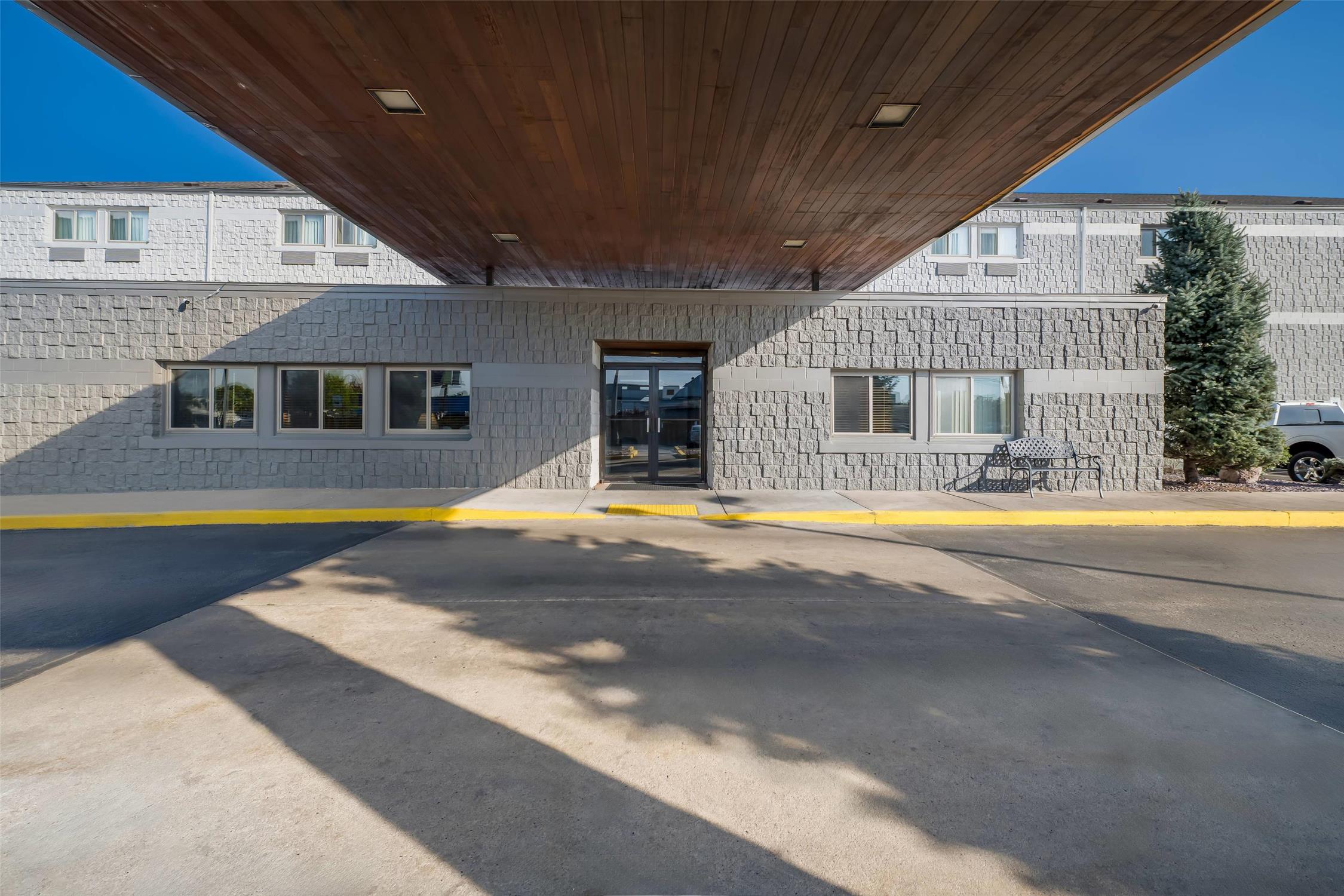 Quality Inn La Crosse North 24/24