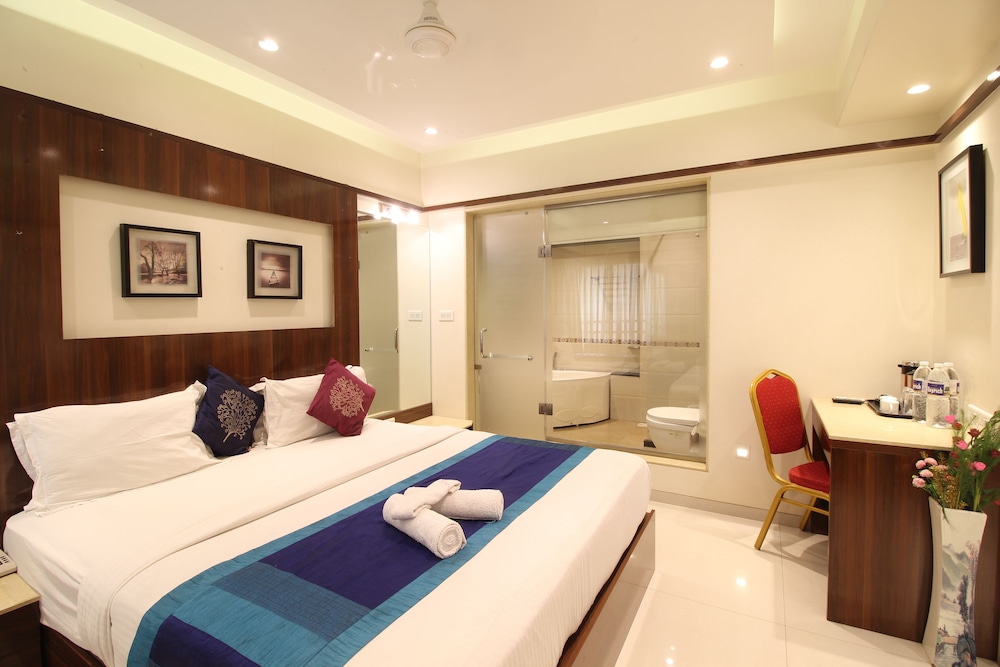 The Grand Tulip, Swargate 8/30