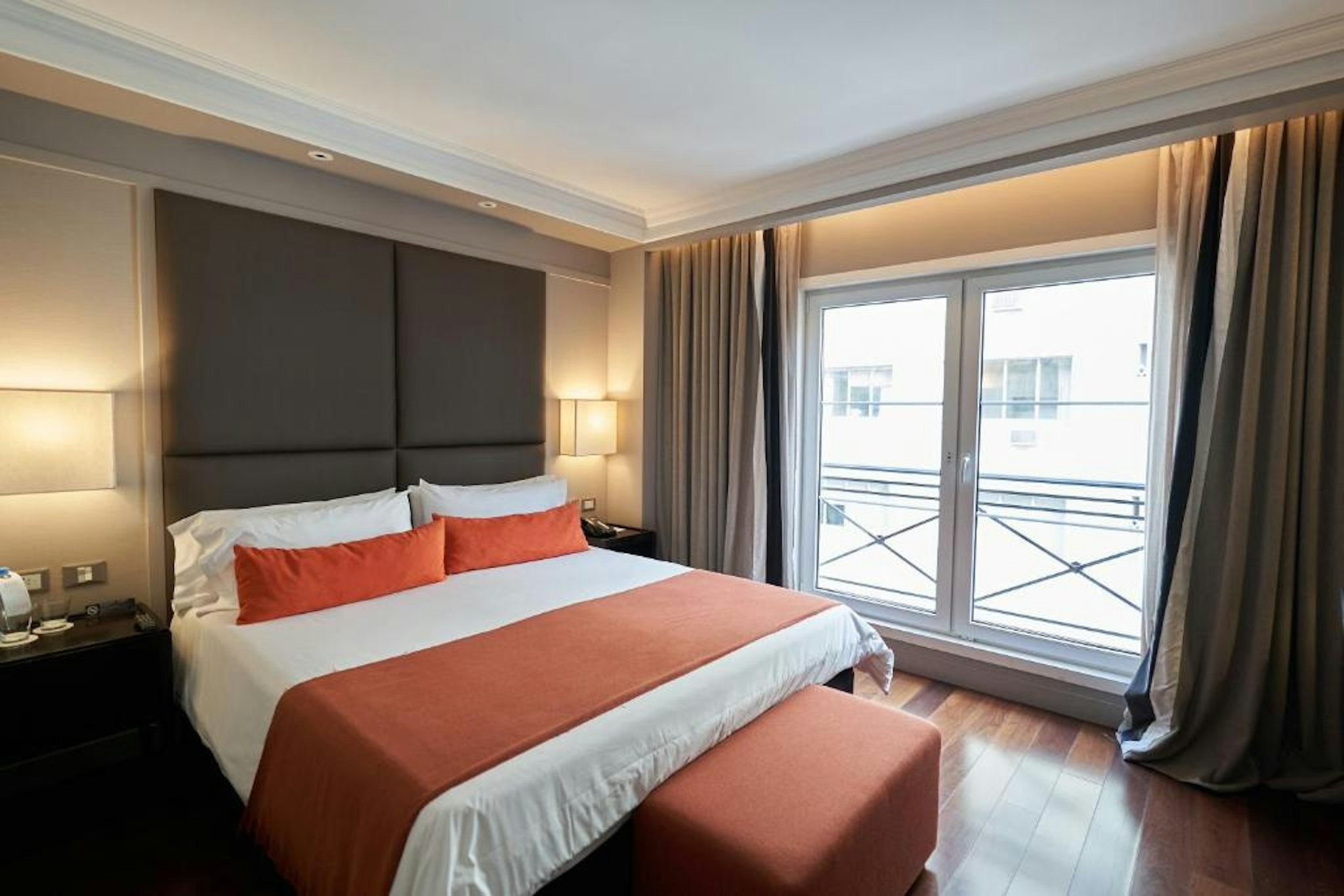 CARLES HOTEL BUENOS AIRES 18/64