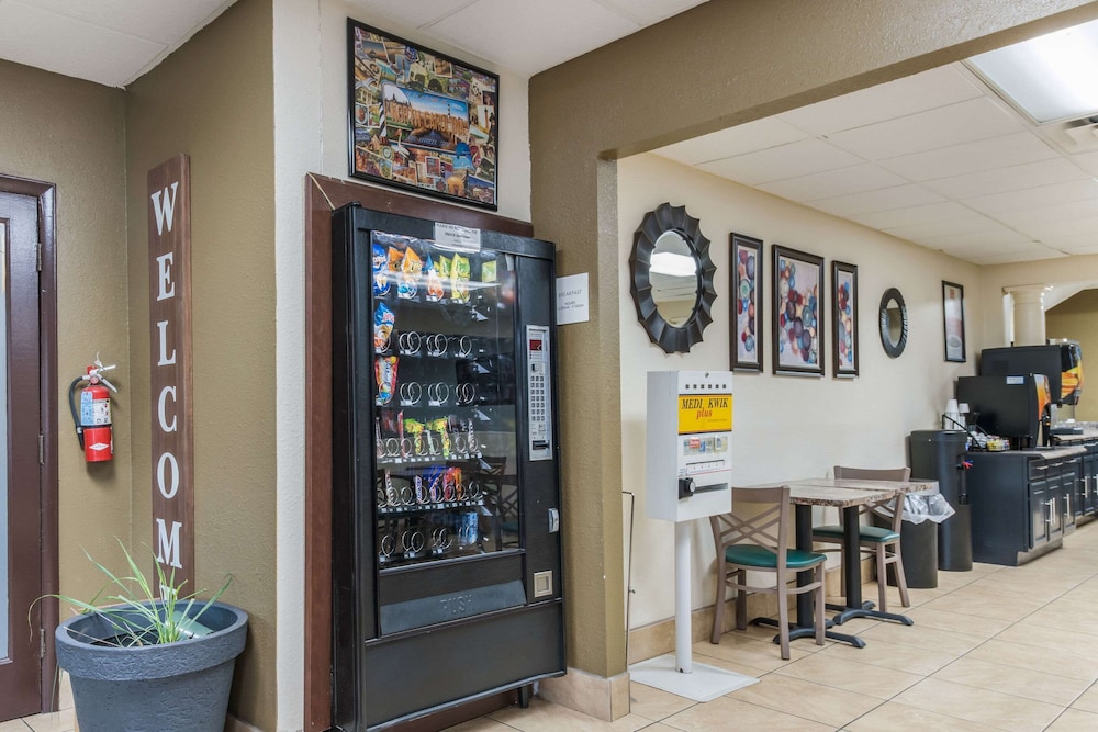 Econo Lodge Salisbury 43/49