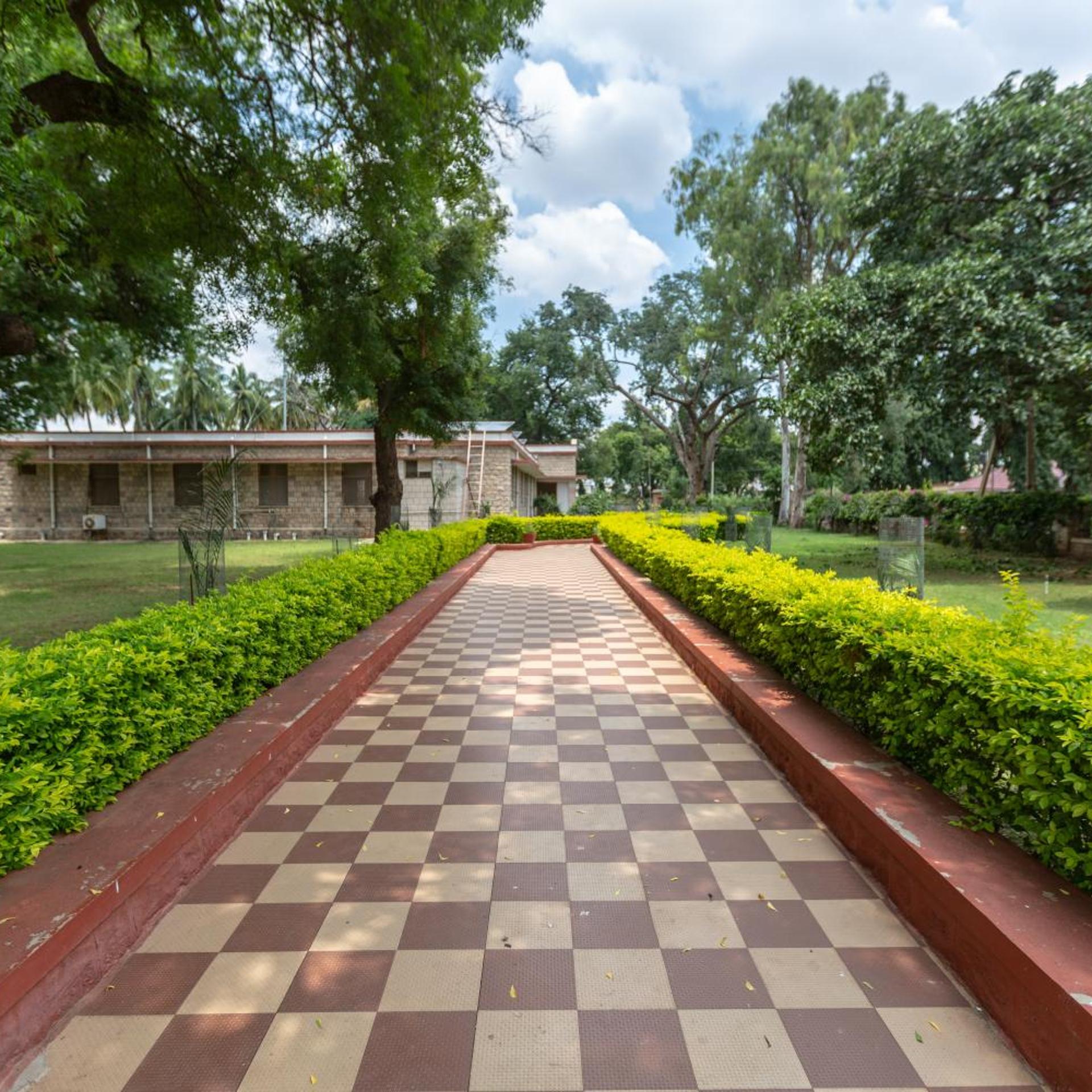 Kstdc Hotel Mayura Chalukya Badami 40/50
