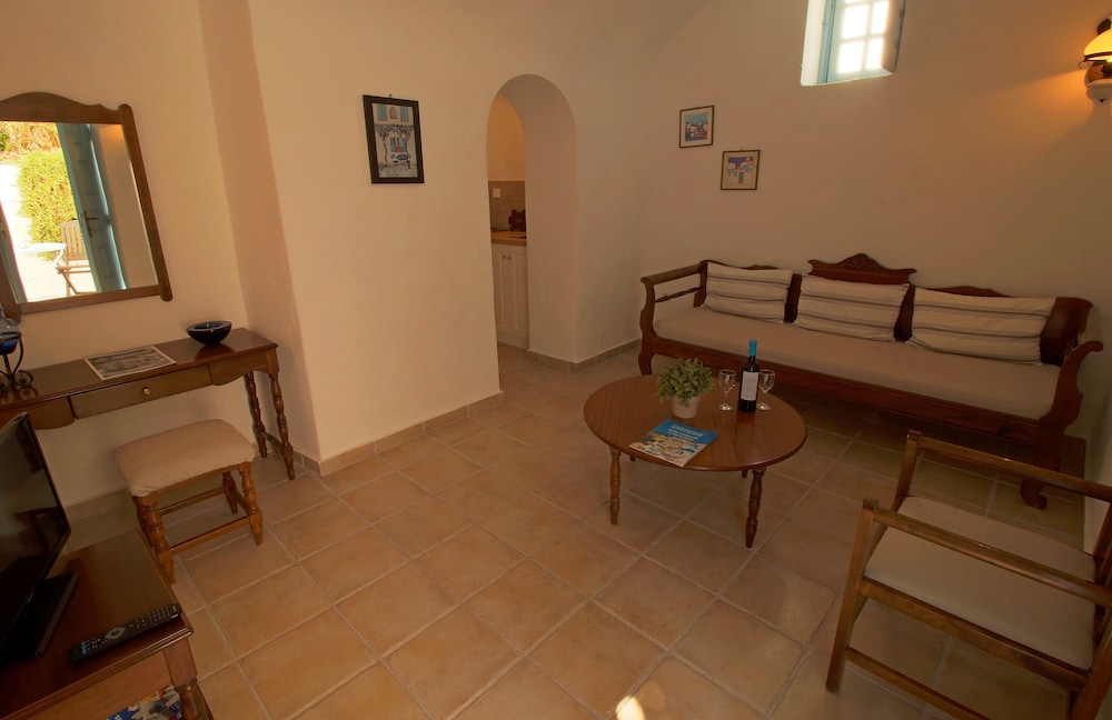 Aethrio Sunset Village Oia 57/87
