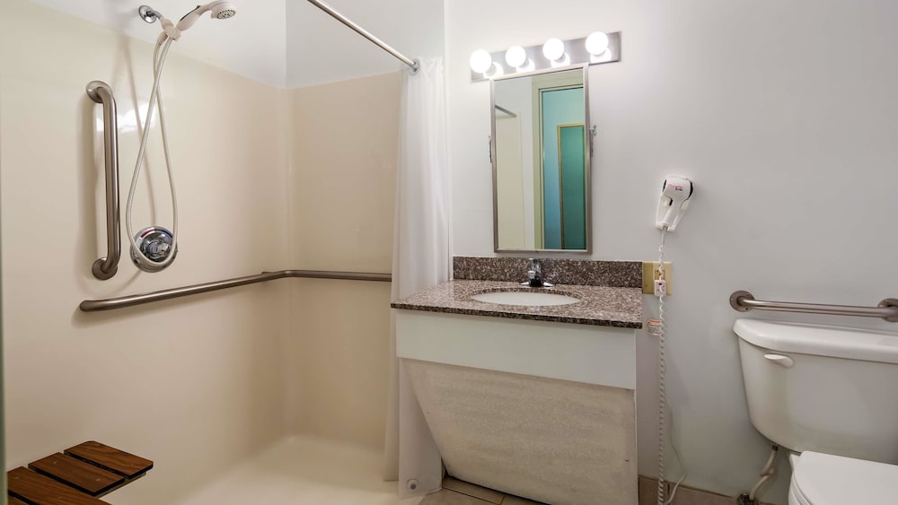 SureStay Plus by Best Western Berkeley Springs 19/38