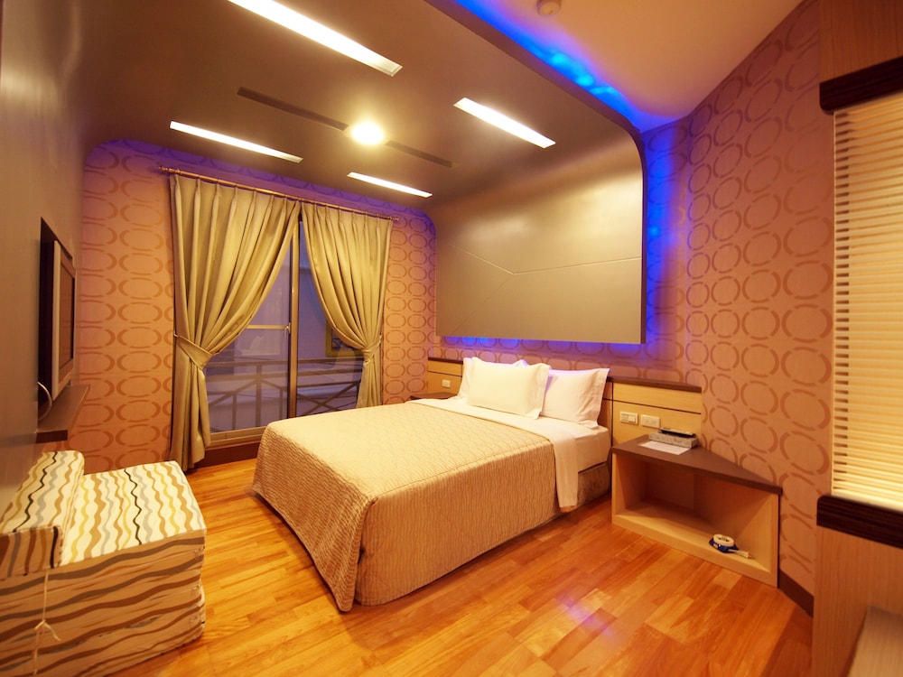 Ibiza Kenting Hotel II 9/24