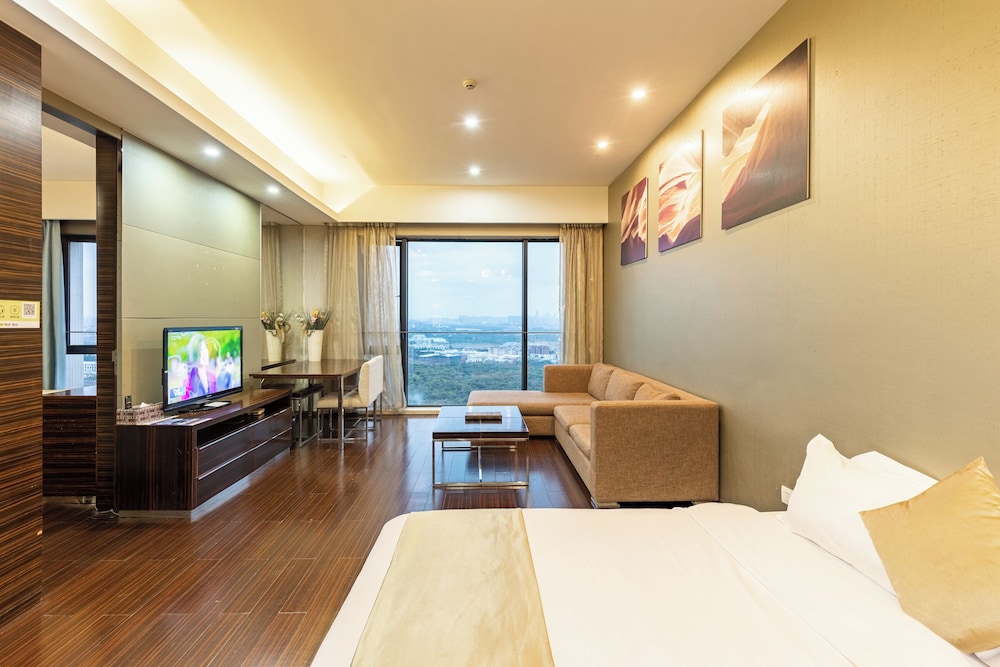 Xingyi International Hotel Poly Store 28/70