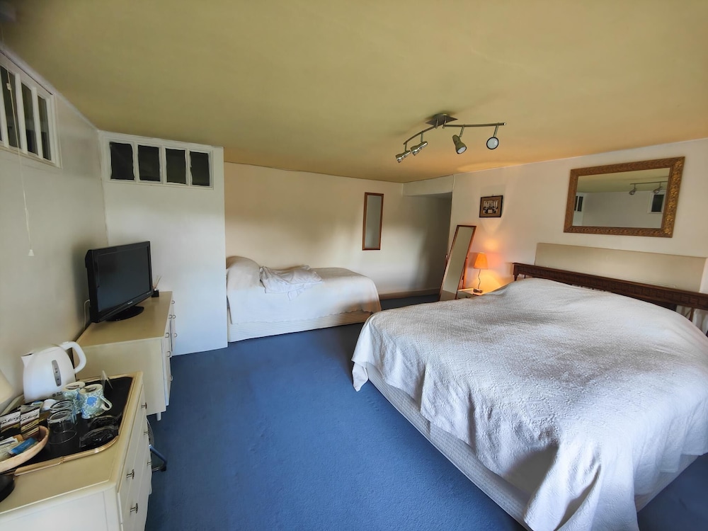 Manor Farm Bed & Breakfast 24/45