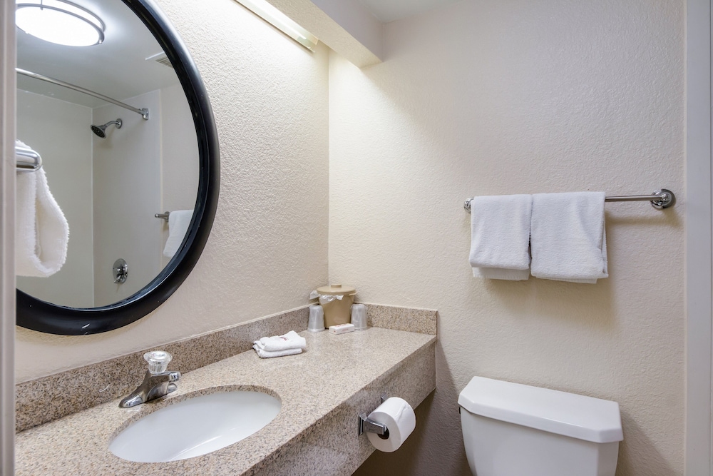 Red Roof Inn Laredo 17/35