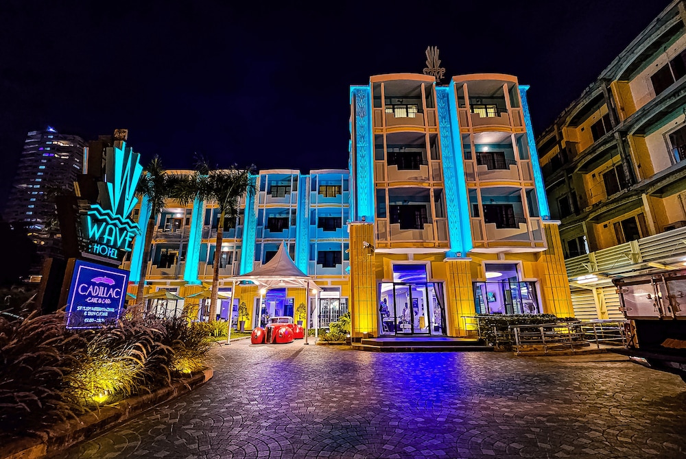 Wave Hotel 43/50