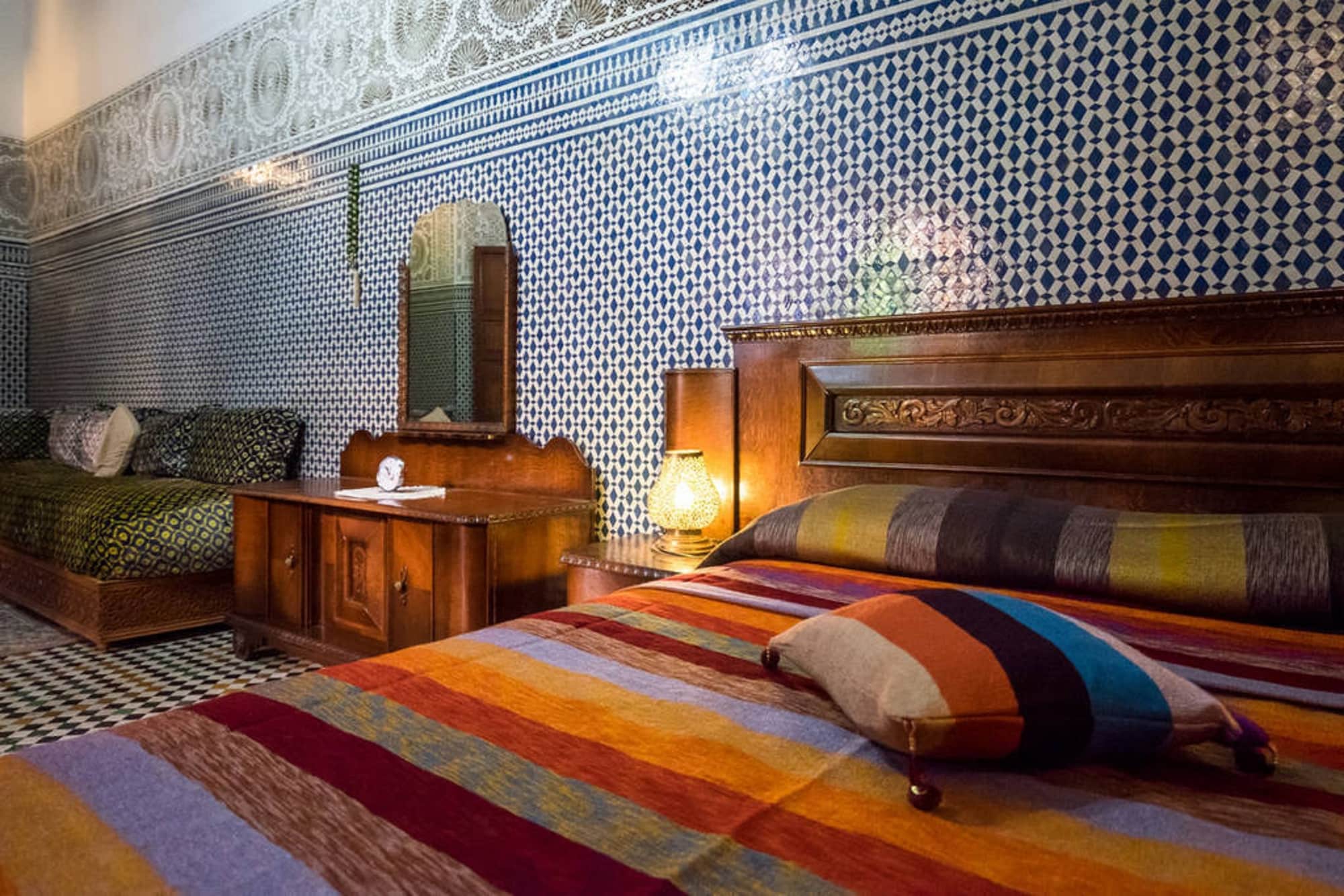 ROOM, DOUBLE BED