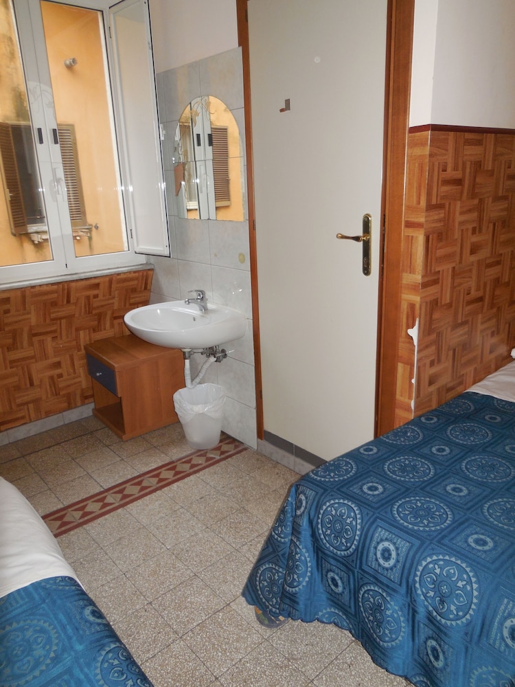 Hotel Cressy 12/63