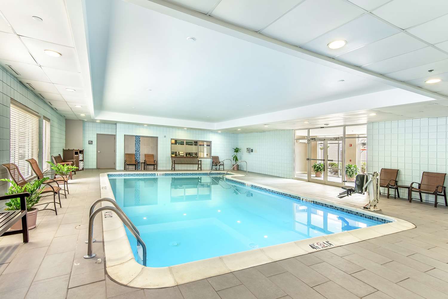 swimming pool spa