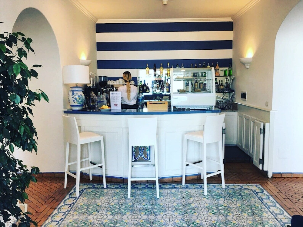 Relais Maresca Luxury Small Hotel 55/71
