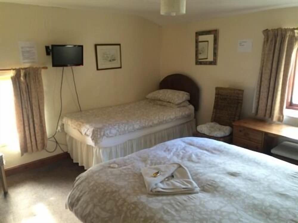 The Fox & Hounds Inn 4/35