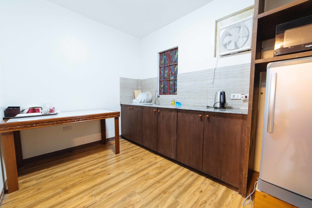 RedDoorz Plus @ Starhomes Olivianville 3/30