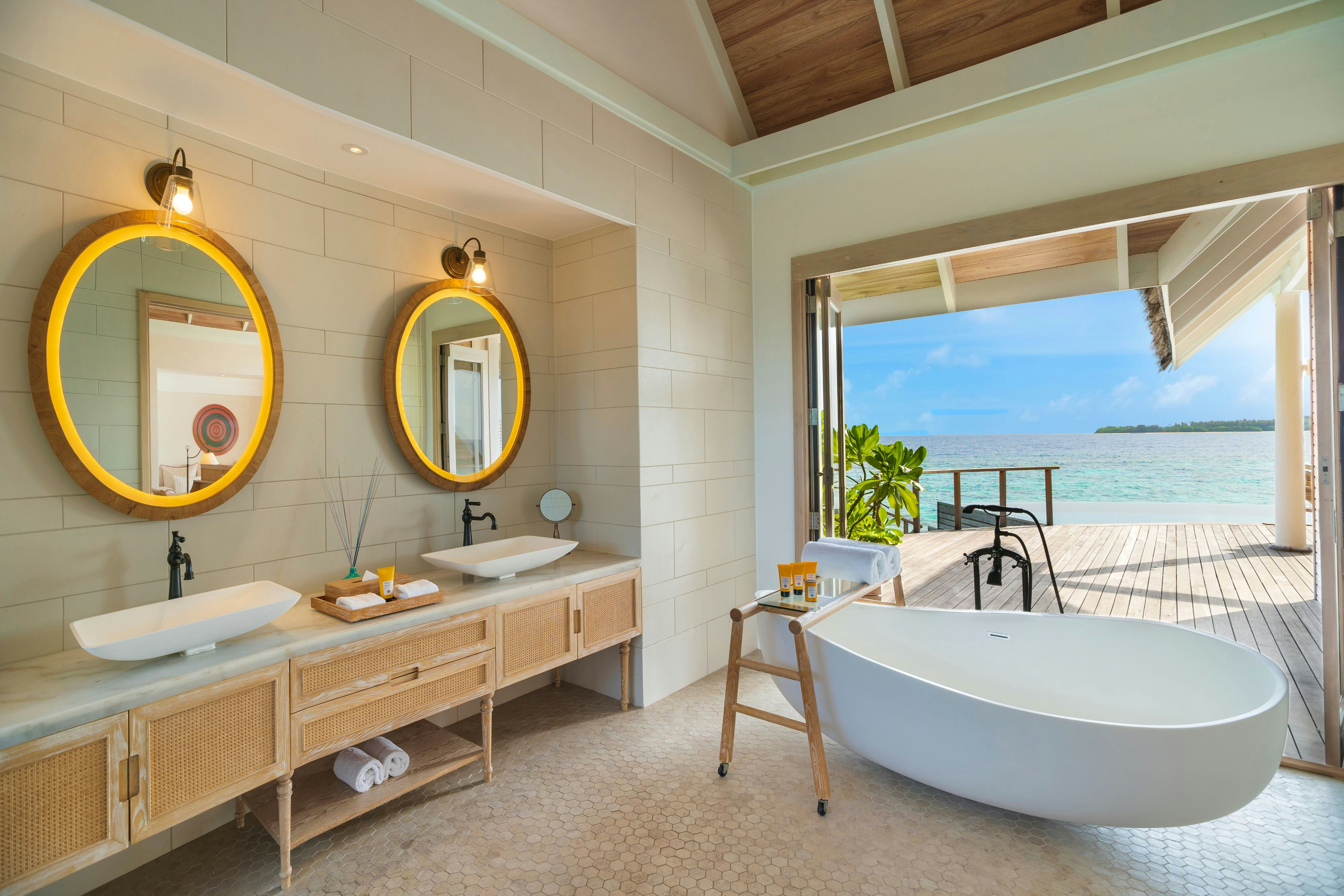 Milaidhoo Maldives 70/70