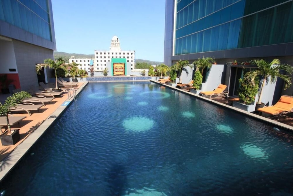 Claro Hotel Kendari 1/62