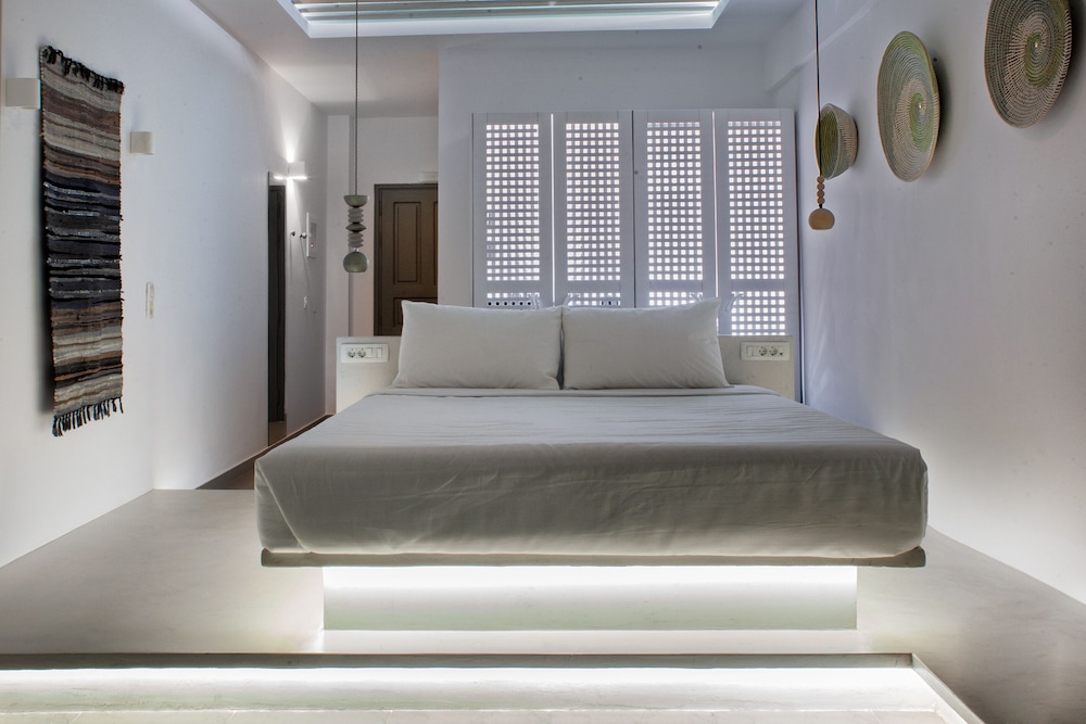 Amity Suites - Adults Only 11/40