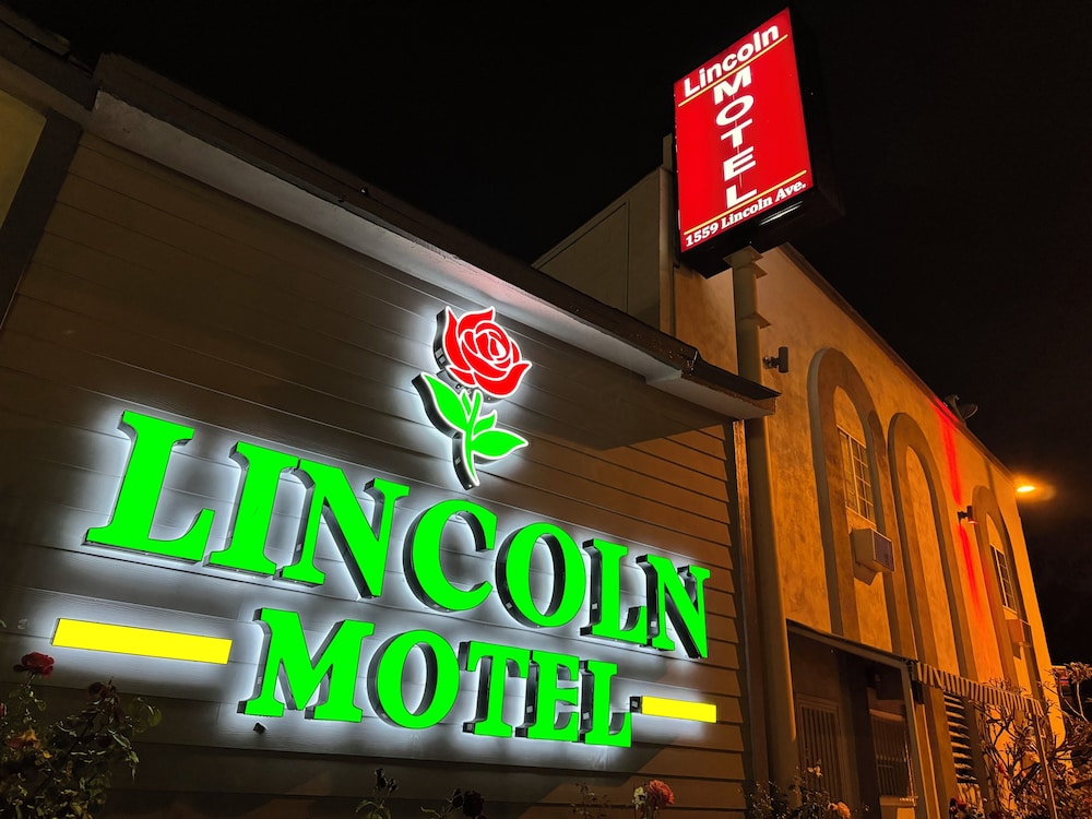 Lincoln Motel 5/58