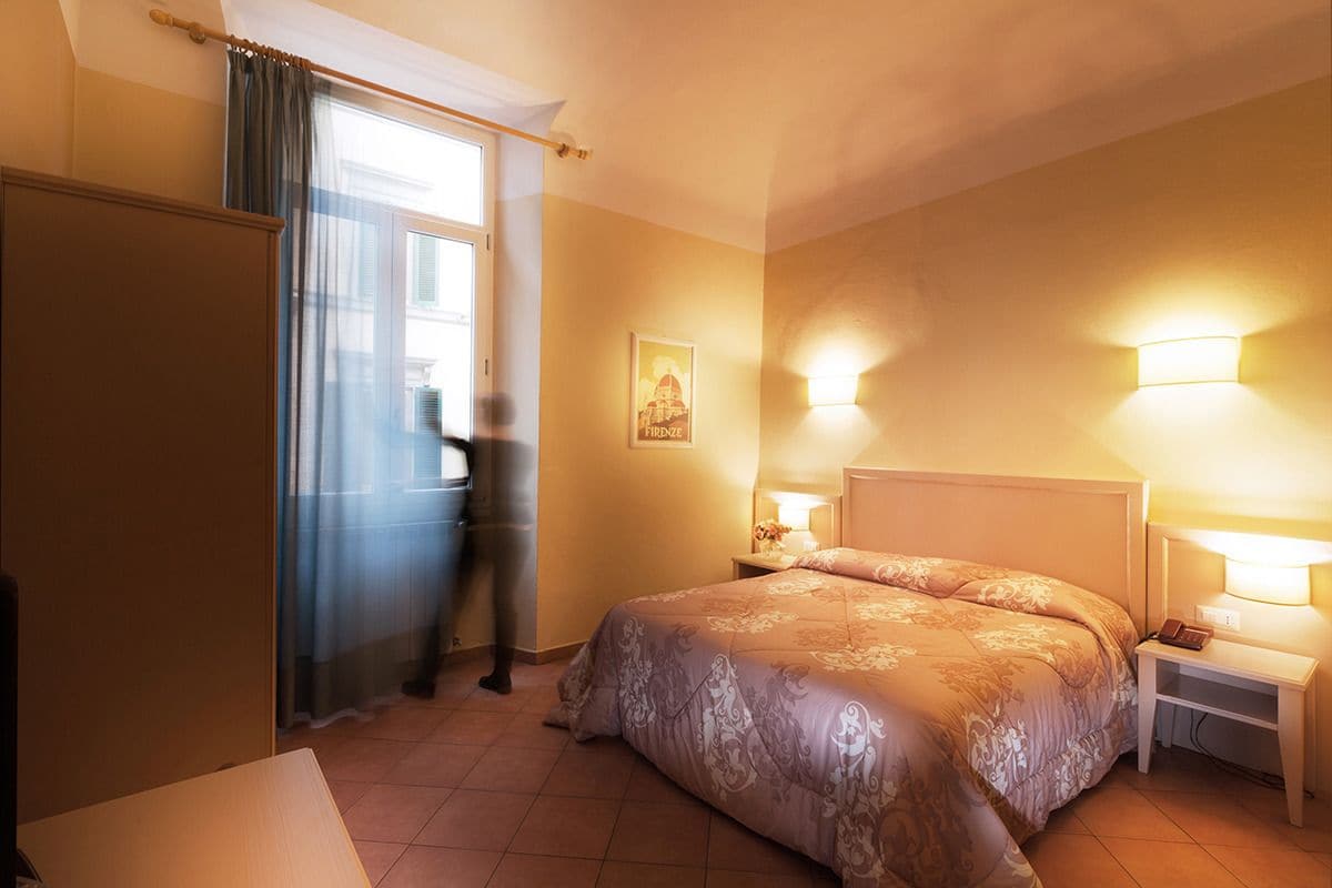 ROOM, DOUBLE OR TWIN BED, PRIVATE BATHROOM