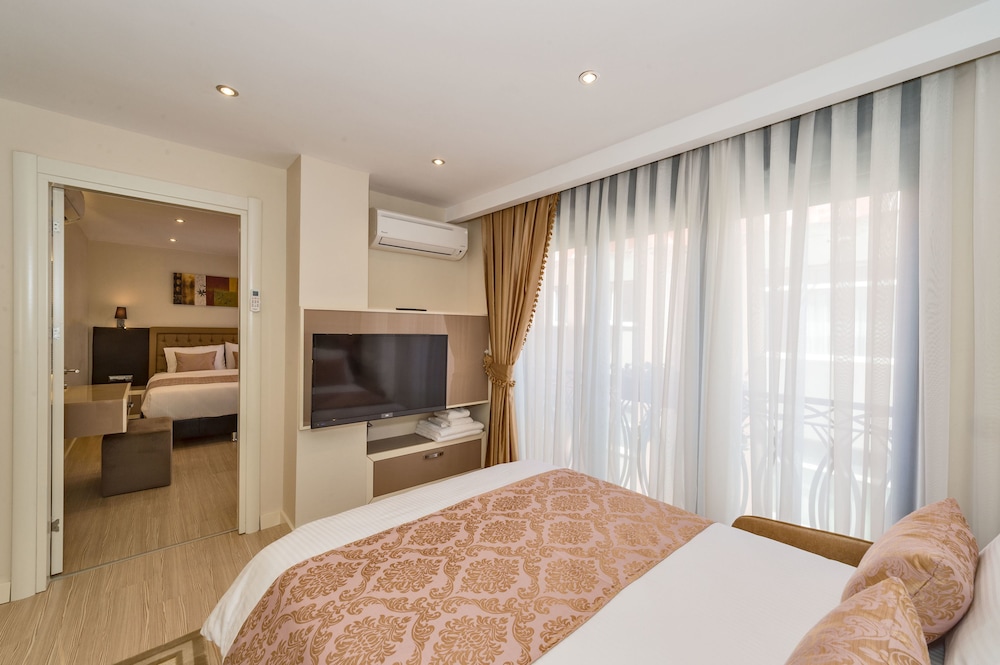 Gen Suites 17/50