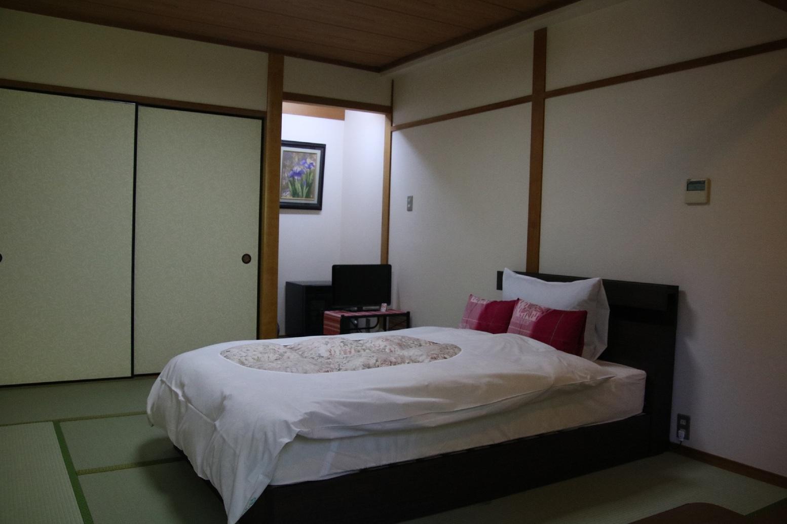 Semi Western, Style, Semi Double Bed, Main Building
