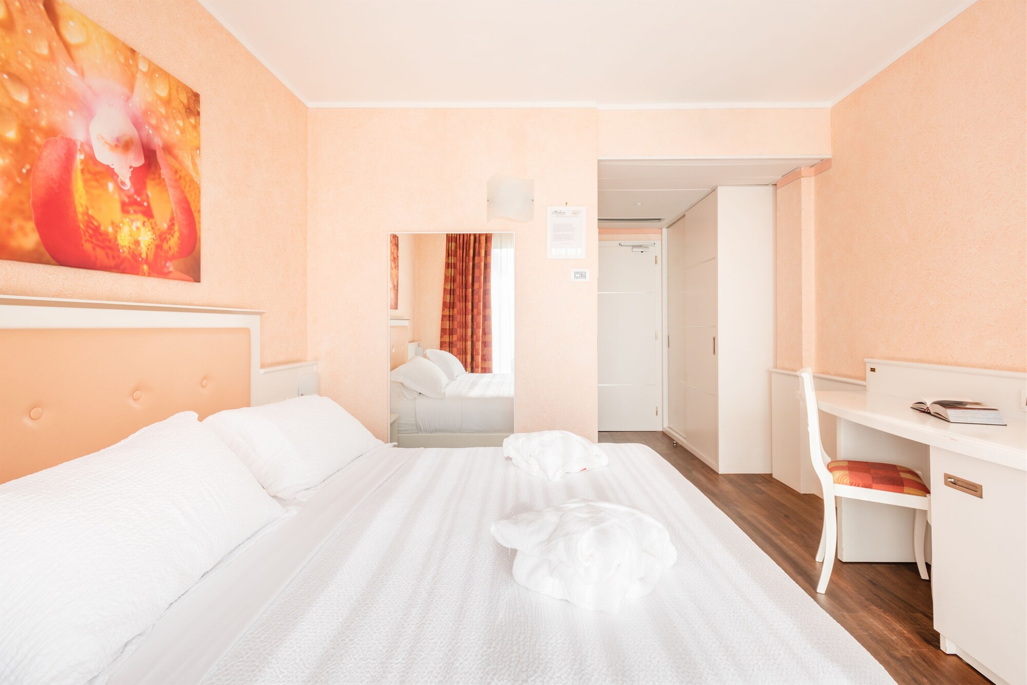 COMFORT, DOUBLE OR TWIN BED