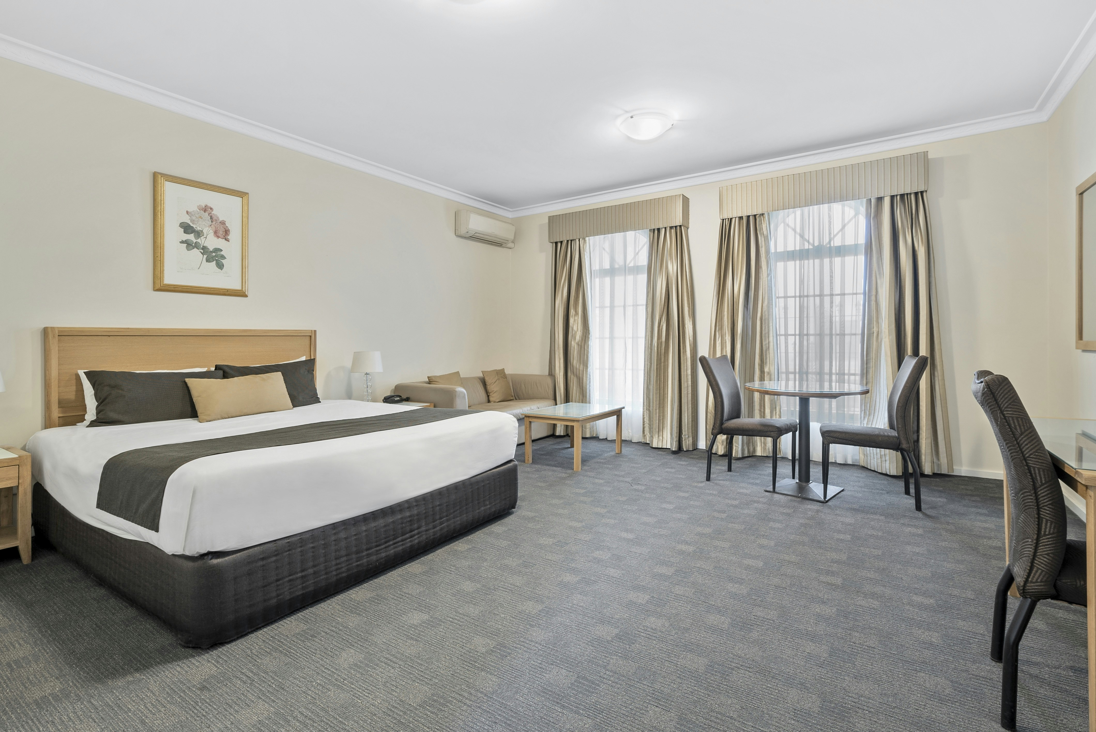 Sherbourne Terrace Hotel 7/39