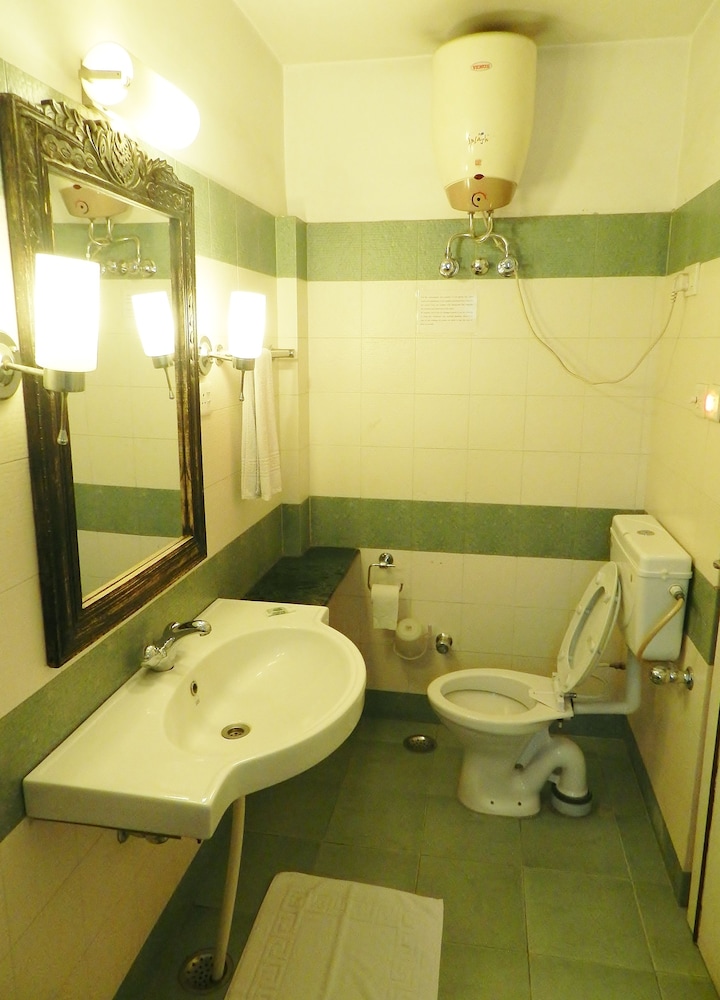 Om Niwas Suite Hotel 15/67