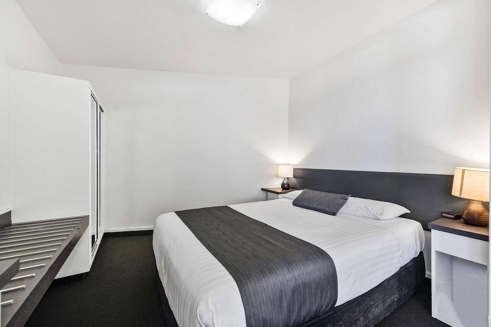 Coach House Launceston 23/52