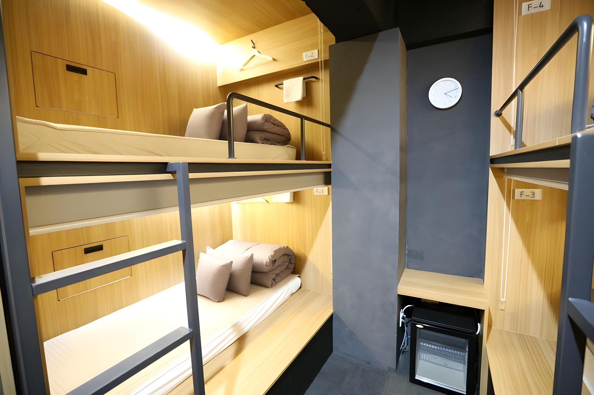 FEMALE DORM, FEMALE ONLY, 6 PEOPLE