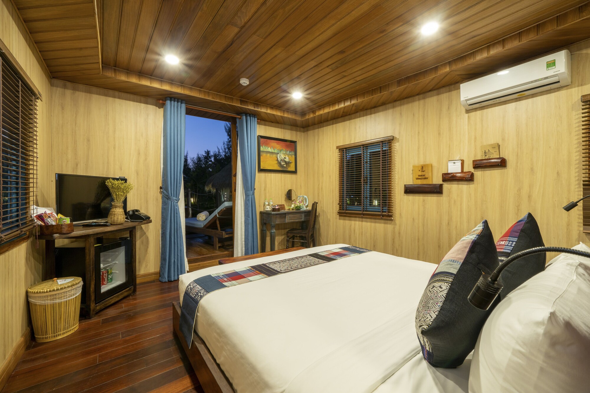 BOAT, CABIN