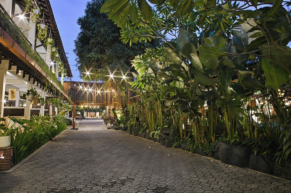 Paku Mas Hotel 36/41