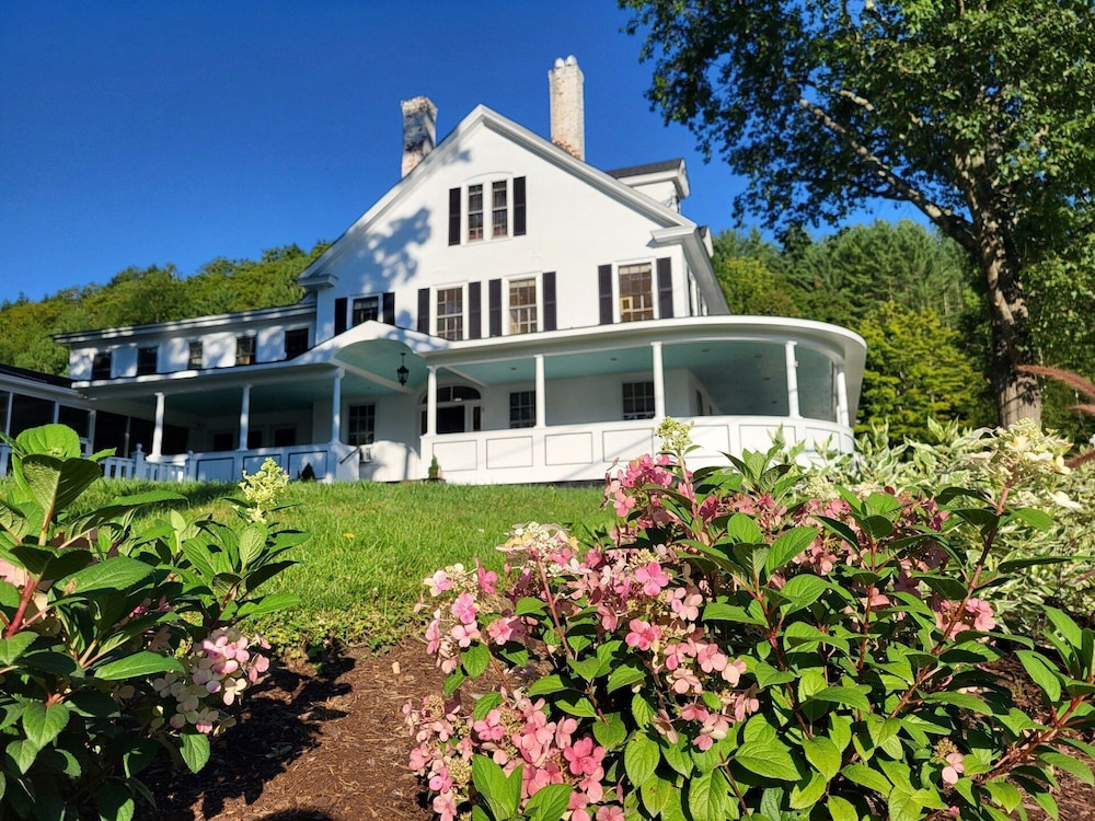 The Stowe Inn 61/64