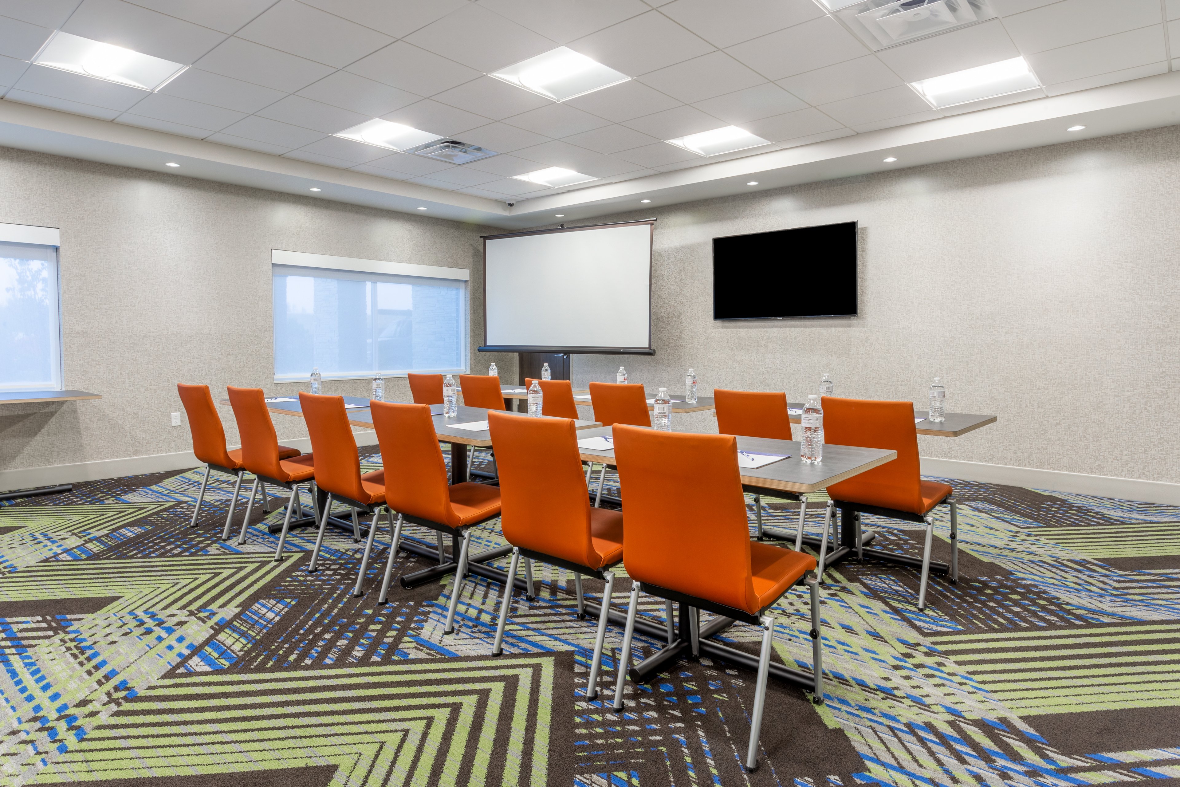 Holiday Inn Express Suites Florence Cincinnati Airport 28/37