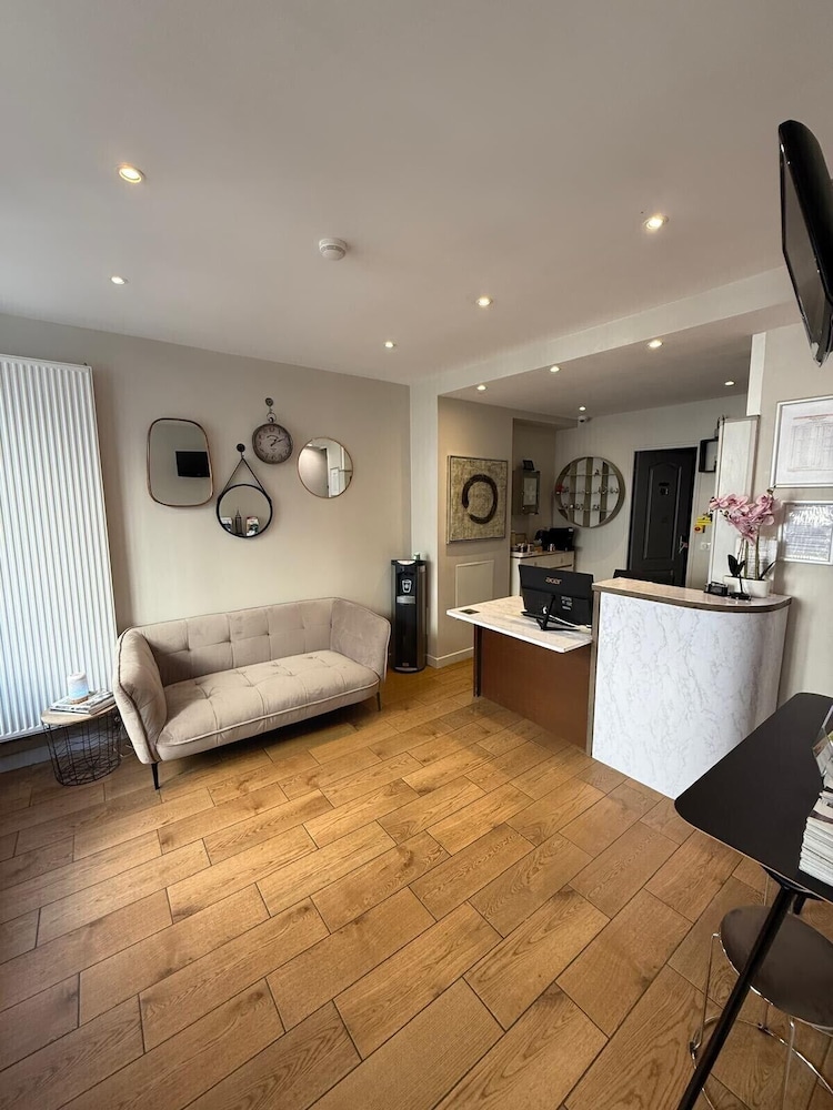 Hoteliere Lafayette 7/44