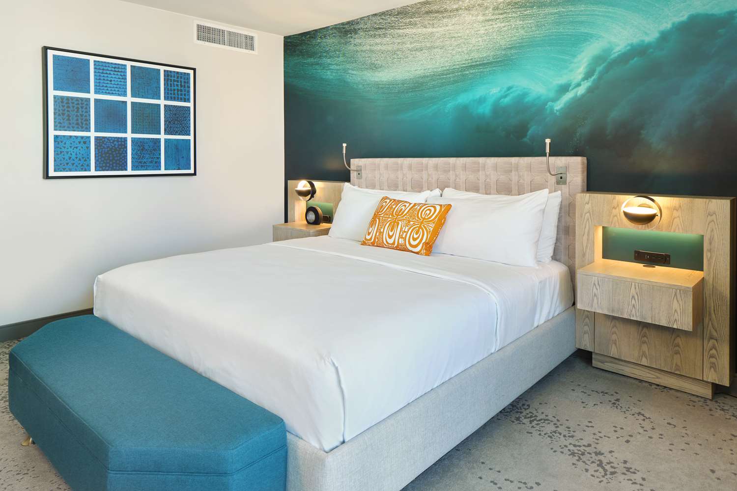 Room, King Bed, Waikiki View, Accessible
