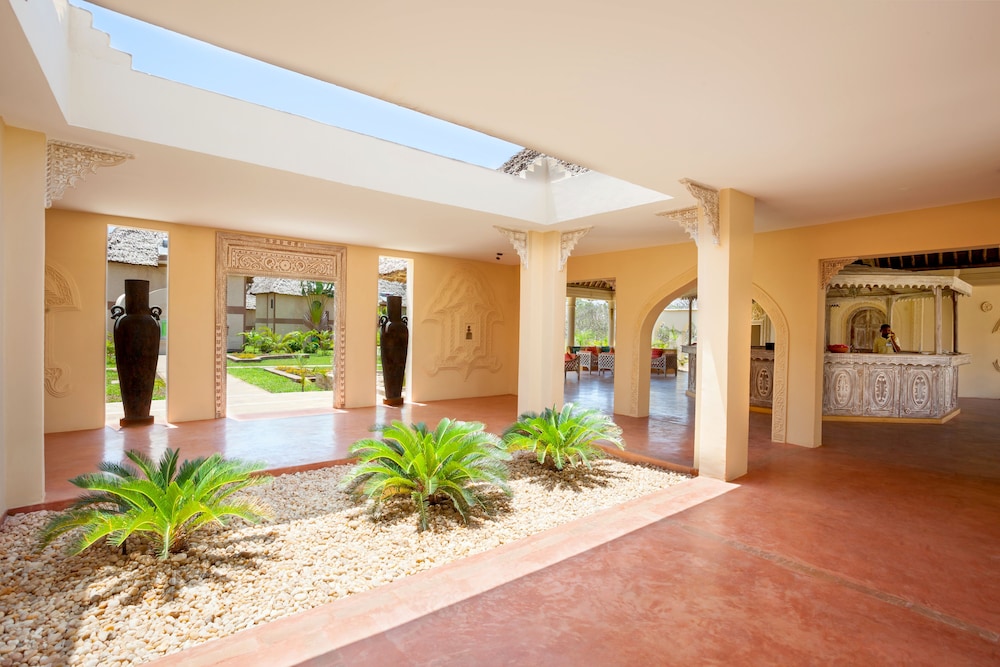 Neptune Paradise Beach Resort & Spa 10/47